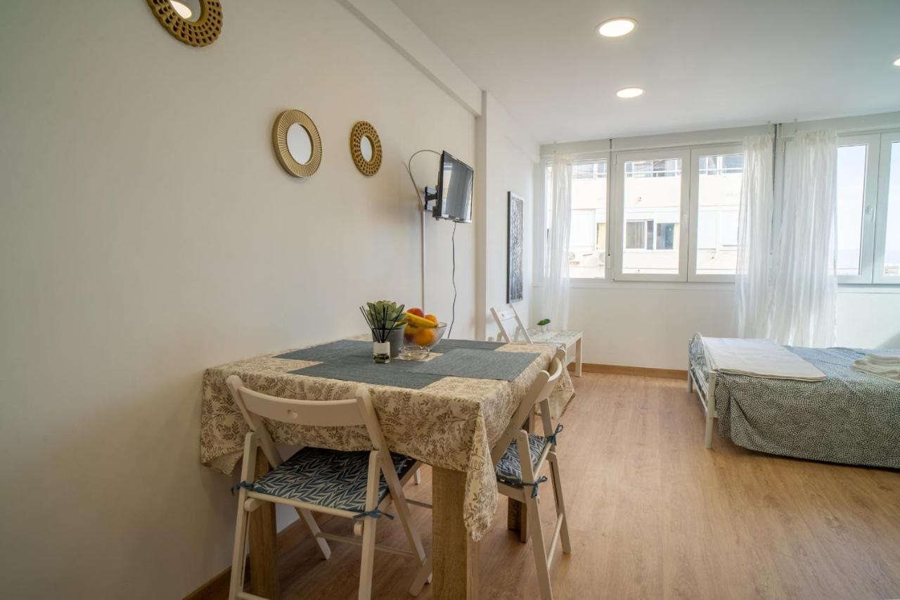 Apt. P/3 10' From The Beach W/Wifi In Torremolinos Exteriör bild